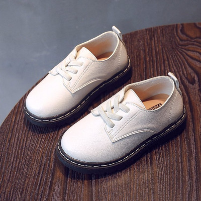 Öko bőrből készült modern gyerekcipő fiúknak és lányoknak két színben fűzős