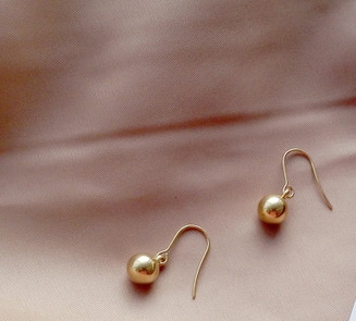 Cercei de dama cu perle in trei culori