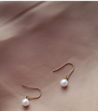 Cercei de dama cu perle in trei culori