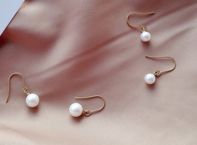 Cercei de dama cu perle in trei culori