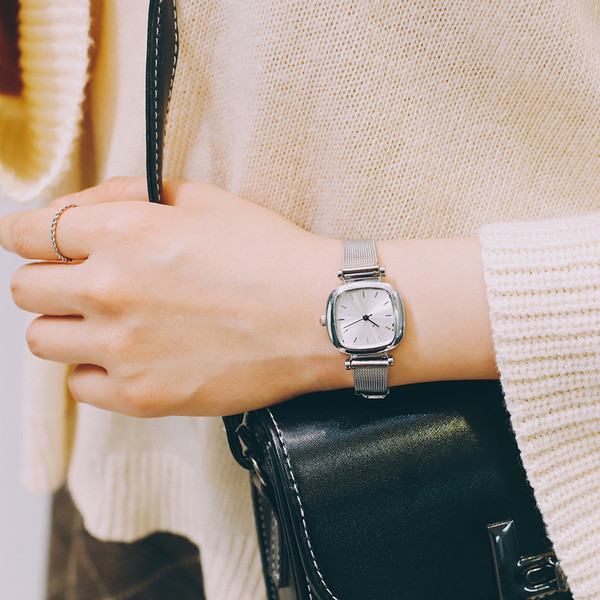 Ceas de dama in forma patrata in mai multe culori