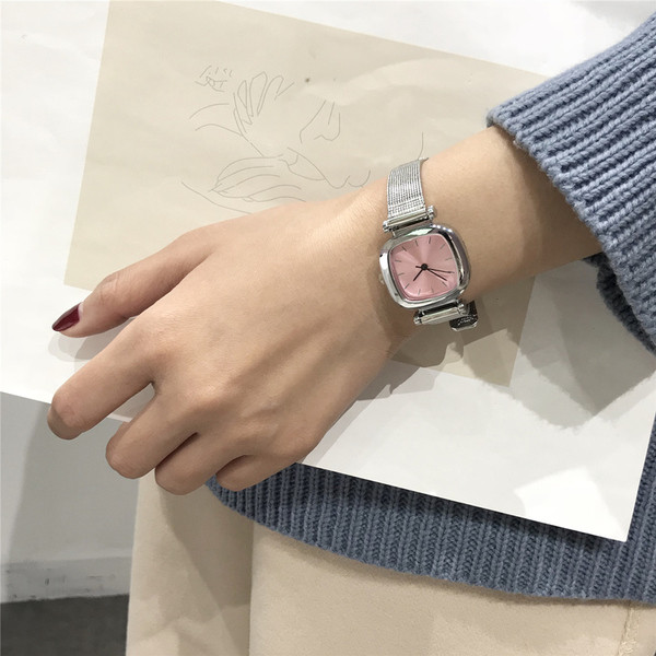 Ceas de dama in forma patrata in mai multe culori