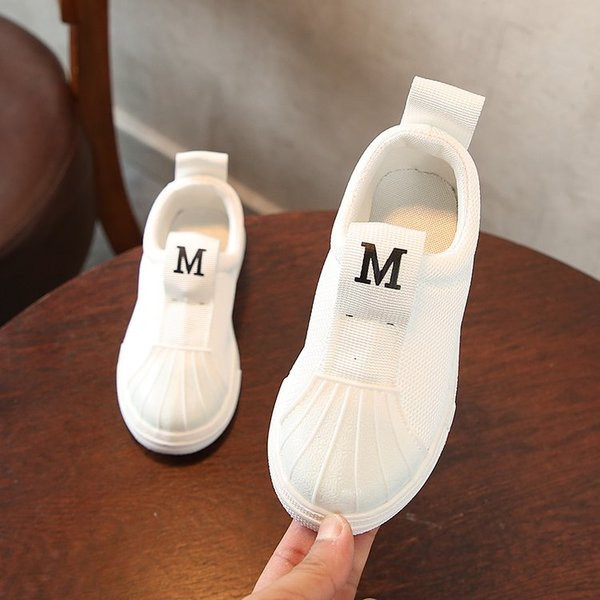 Alkalmi gyerekcipő fiúknak és lányoknak többféle színben