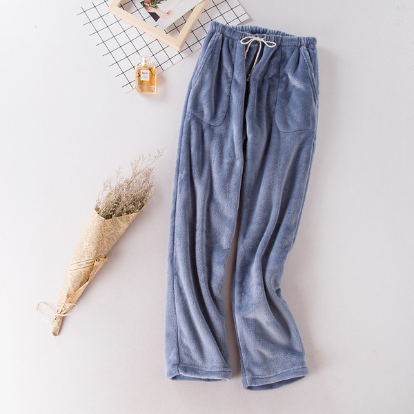 Pijamale moi și groase în mai multe culori pentru bărbați și femei