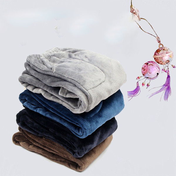 Pijamale moi și groase în mai multe culori pentru bărbați și femei