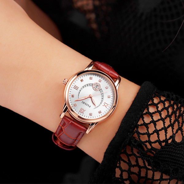 Női napi karóra többféle színben
