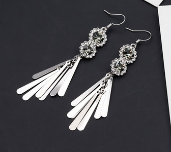 Stílusos női fülbevaló több színben