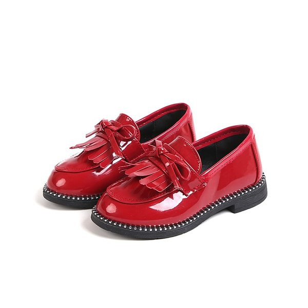 Stílusos gyerekcipő lányoknak fekete és piros színben