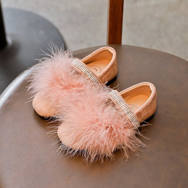 Pantofi moderni pentru copii pentru fete cu un element de puf in mai multe culori