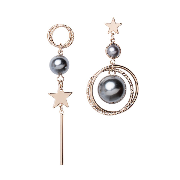 Stílusos női fülbevaló gyöngyökkel, két színben