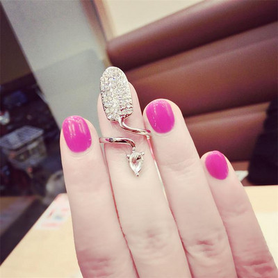 Aktuális női gyűrű díszkövekkel három színben