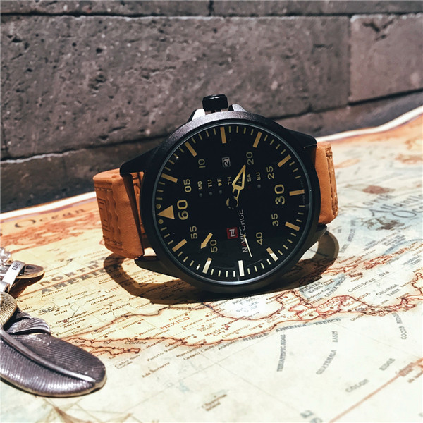 Ceas de zi cu zi pentru bărbați în mai multe culori