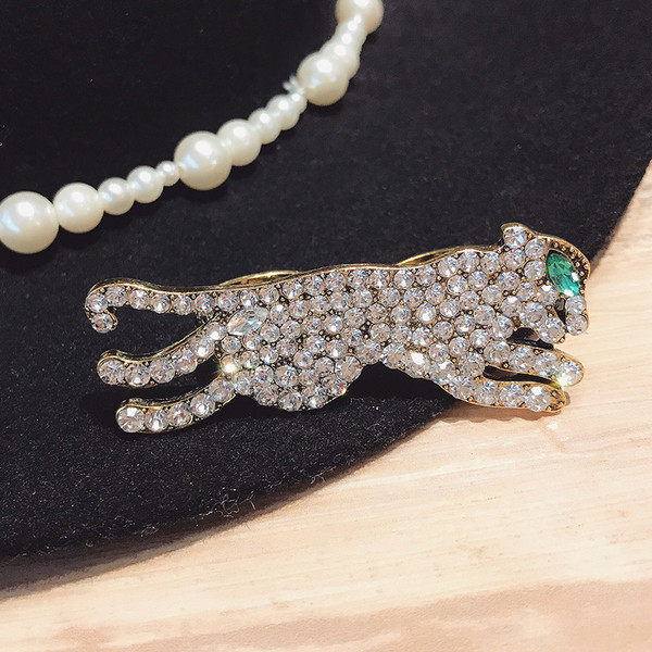 Inel de dama modern in forma de leopard