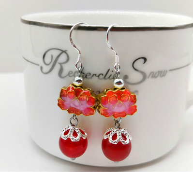 Női fülbevaló különböző színekben