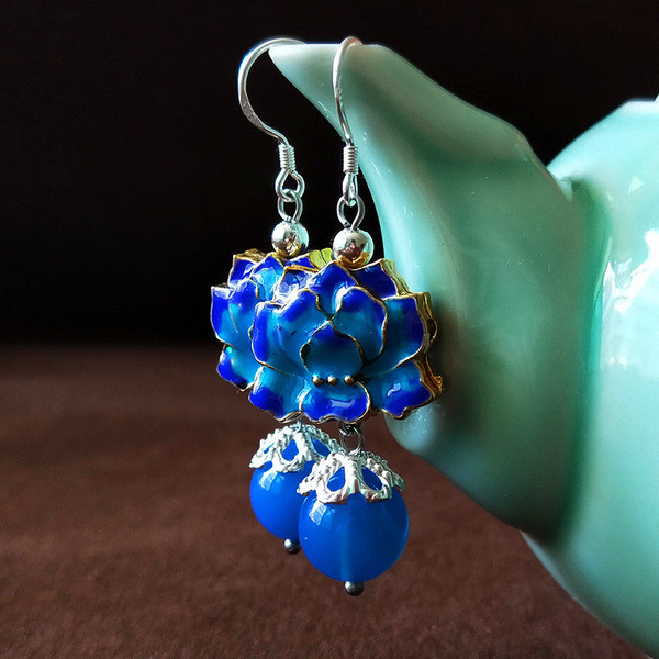 Cercei de dama in diferite culori