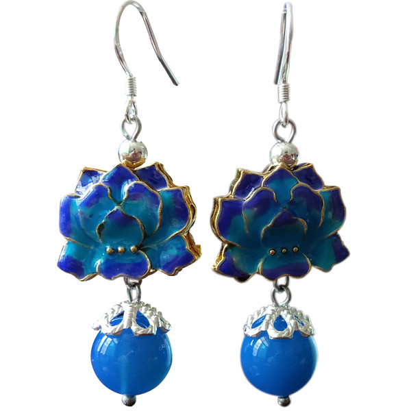 Cercei de dama in diferite culori