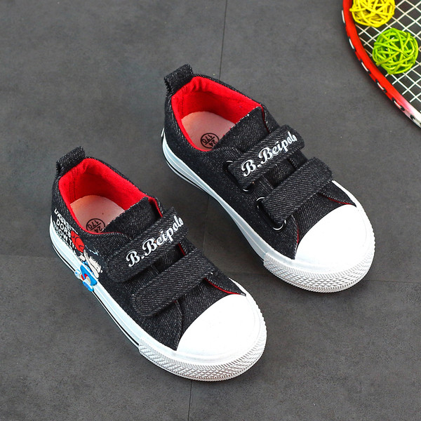 Παιδικά πάνινα παπούτσια κατάλληλα για αγόρια σε τρία χρώματα