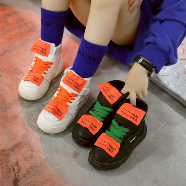 Tenisi moderni pentru copii pentru fete cu cravate in alb si negru