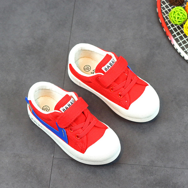 Παιδικά παπούτσια για  αγόρια σε μαύρο και κόκκινο χρώμα