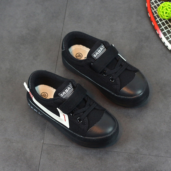 Παιδικά παπούτσια για  αγόρια σε μαύρο και κόκκινο χρώμα