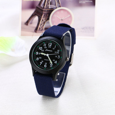 Férfi napi kvarcóra több színben