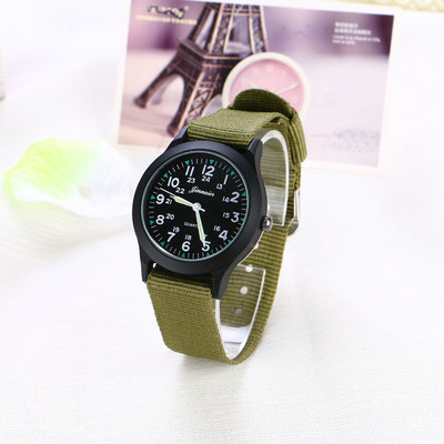 Férfi napi kvarcóra több színben