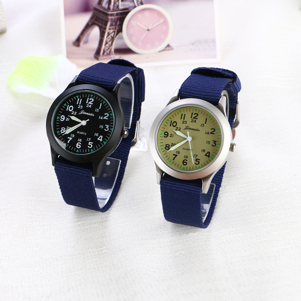 Férfi napi kvarcóra több színben