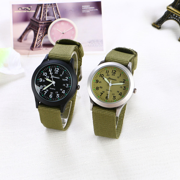 Férfi napi kvarcóra több színben