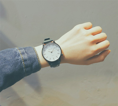 Ceas zilnic pentru bărbați în patru culori