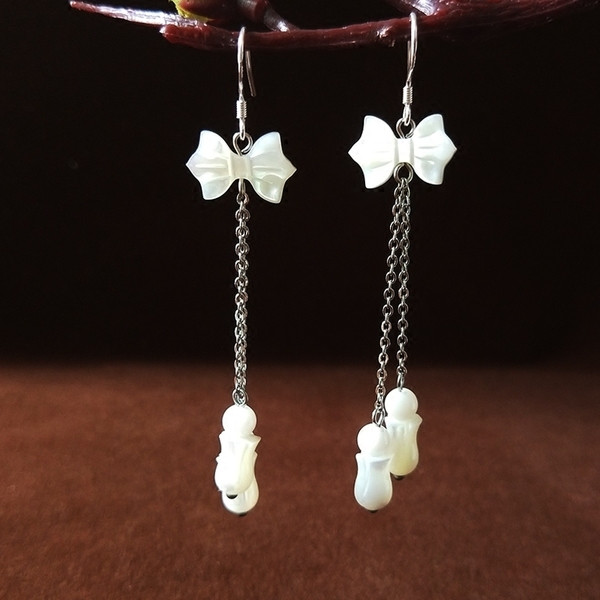 Cercei de dama in culoare deschisa