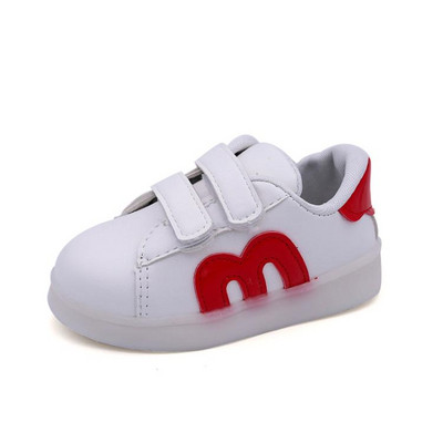 Aktuális gyerek tornacipő lányoknak és fiúknak világító modell matricákkal