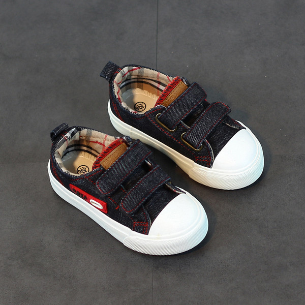 Детски обувки с лепенки за момичета и момчета в два цвята