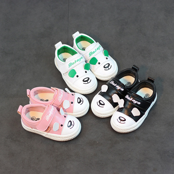 Παιδικά υποδήματα για κορίτσια και αγόρια με τρισδιάστατο στοιχείο σε διάφορα χρώματα