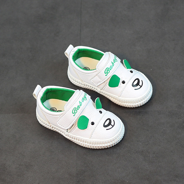 Παιδικά υποδήματα για κορίτσια και αγόρια με τρισδιάστατο στοιχείο σε διάφορα χρώματα