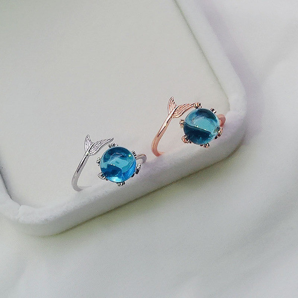 Finom női gyűrű arany és ezüst színben