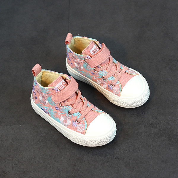 Napi gyerek tornacipő lányoknak két színben