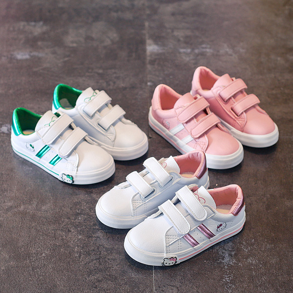 Modern gyerek tornacipő lányoknak színes rátéttel és matricákkal több színben