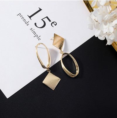 Női fülbevaló több modell arany színben