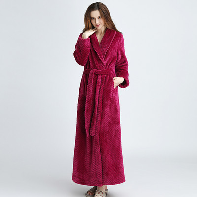 Дълъг халат в няколко цвята подходящ за жени и мъже