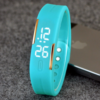 Ceas sport din silicon in diferite culori potrivite pentru barbati si femei