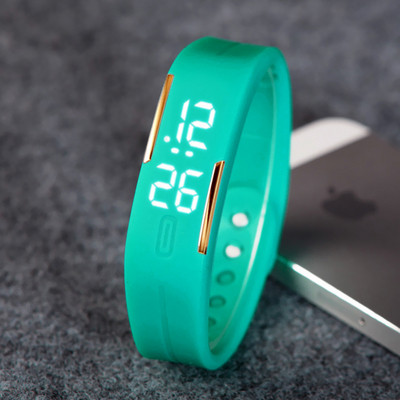 Ceas sport din silicon in diferite culori potrivite pentru barbati si femei