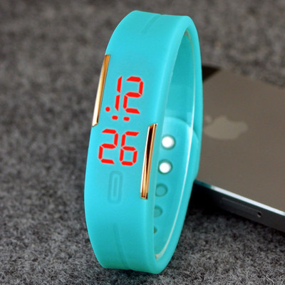 Ceas sport din silicon in diferite culori potrivite pentru barbati si femei
