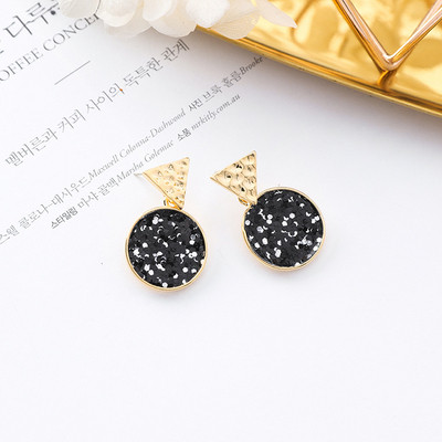 Стилни златисти дамски обеци в няколко модела