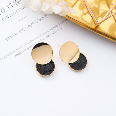 Стилни златисти дамски обеци в няколко модела