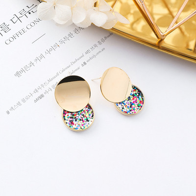 Стилни златисти дамски обеци в няколко модела