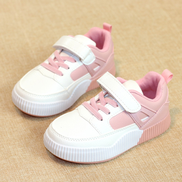 Детски обувки подходящи за момичета и момчета в няколко цвята