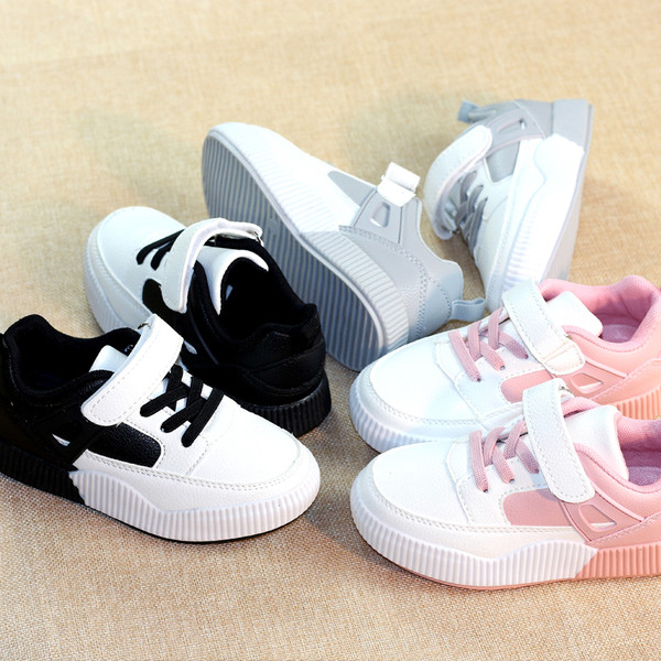 Детски обувки подходящи за момичета и момчета в няколко цвята