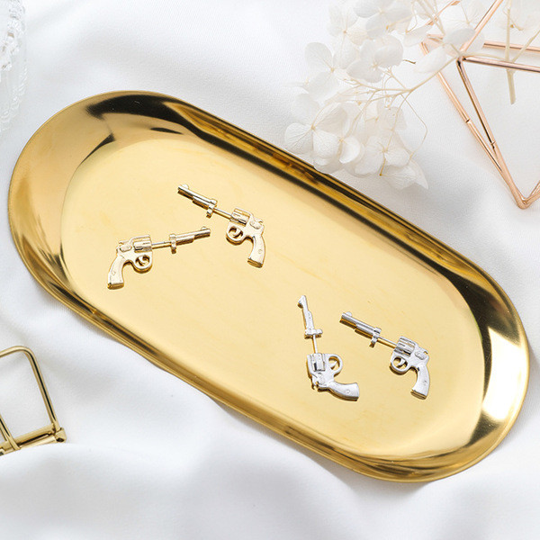 Обеци подходящи за мъже и жени