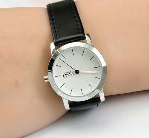 Modern vízálló óra több színben