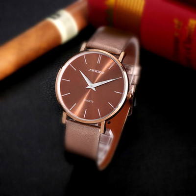 Modern vízálló óra több színben